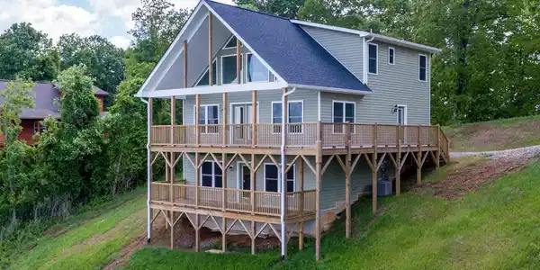 238 Grant Dr
