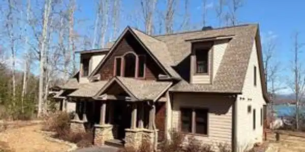 1051 SE Cypress Pointe Lane