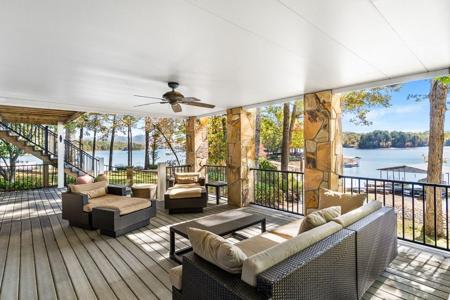 1370 Heathers Cove Circle