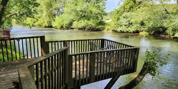 464 Hiawassee River Road