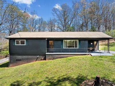 195 River Drive