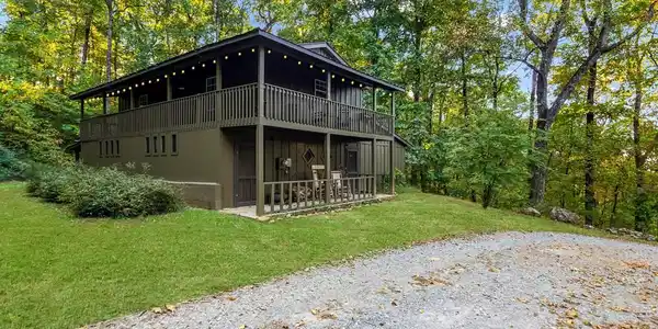 686 Laurel Hill Lane