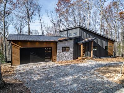 210 Mt. Pleasant Ridge