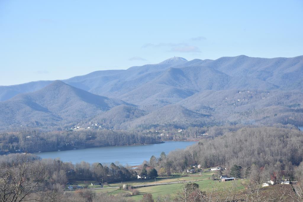 Image 1: Main View