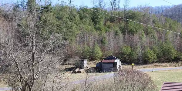 Land on SW Carter Cove Road S