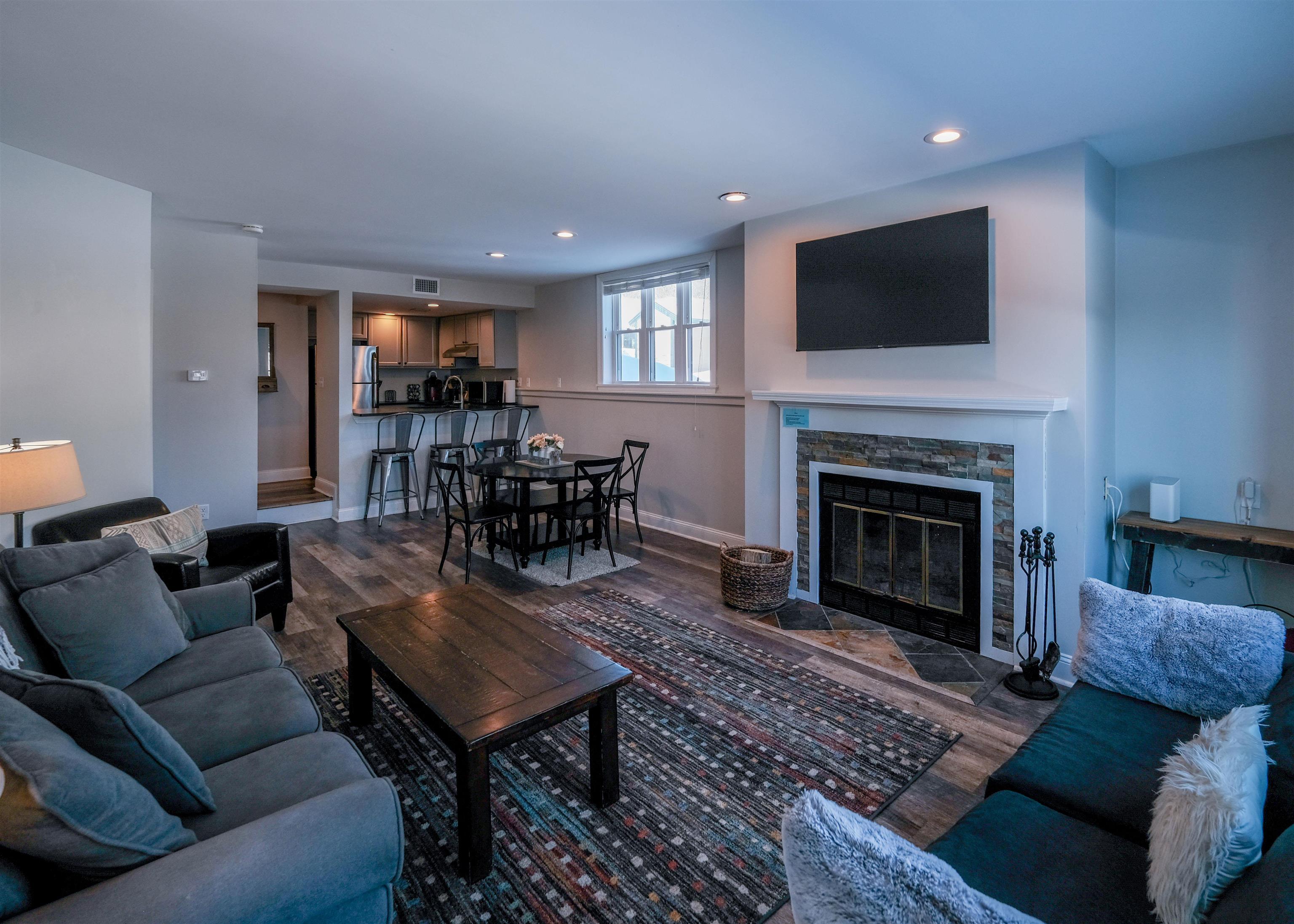 Image 3: Living room with wood burning fireplace Image 3: Living room with wood burning fireplace