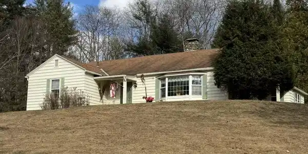 242 Clarendon Road