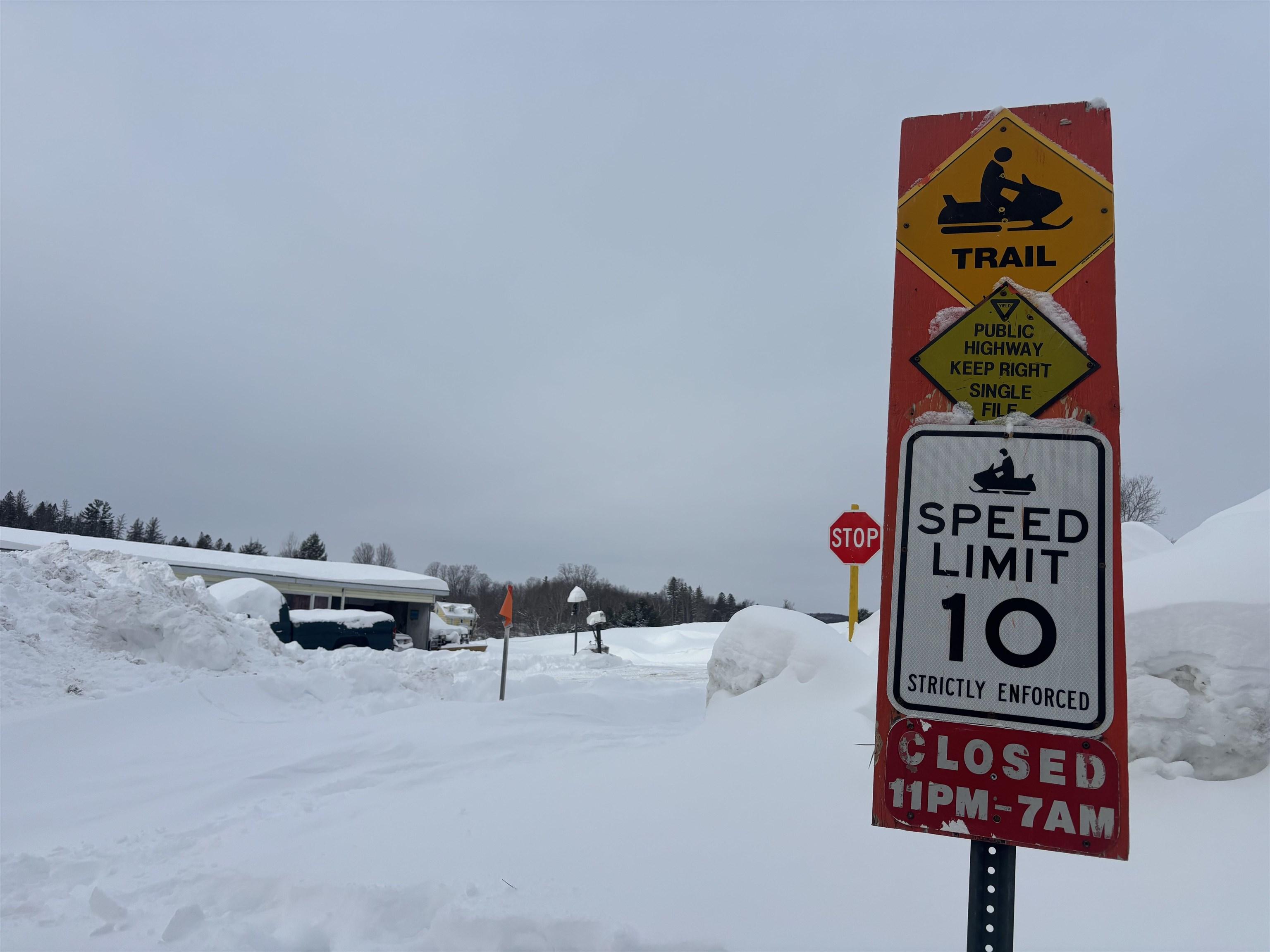 Image 2: VAST Trails Go past property