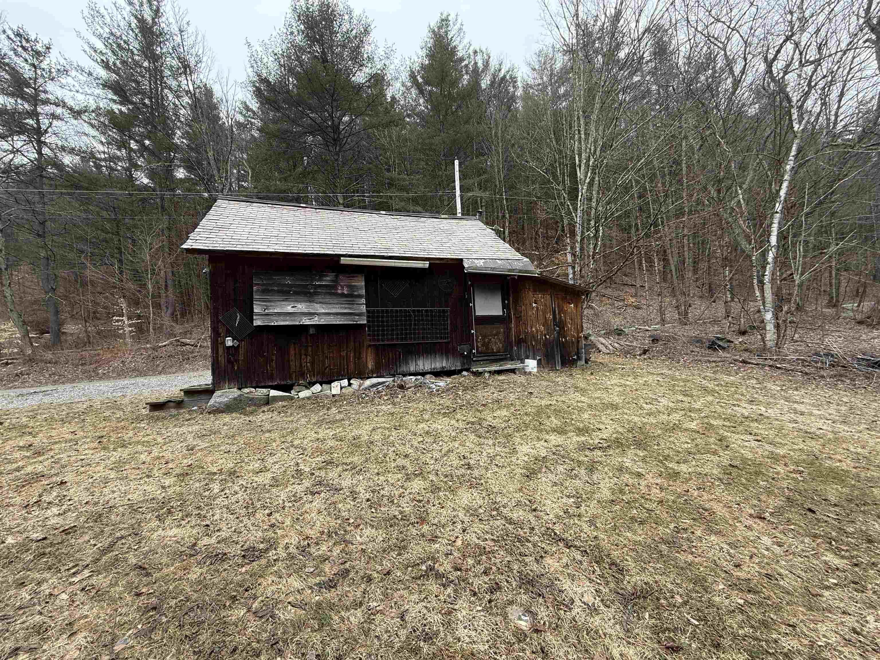 Image 3: ONE ROOM CABIN Image 3: ONE ROOM CABIN