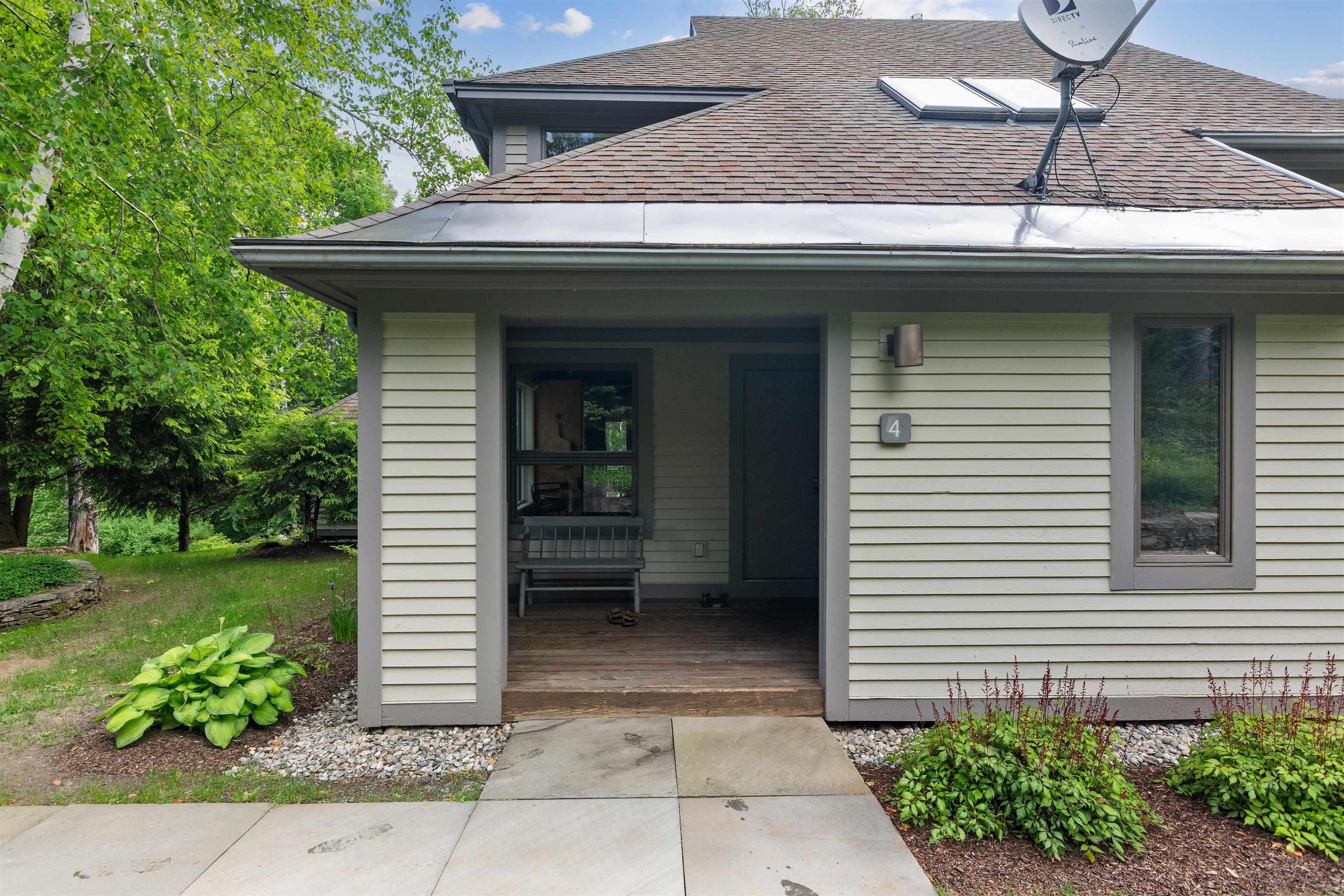 Image 4: front entry porch Image 4: front entry porch