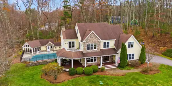 71 Deer Hill Circle