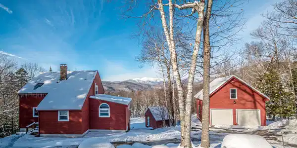 19 Lower Highlands Road
