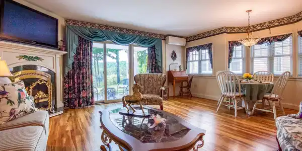 93B Dinsmore Road