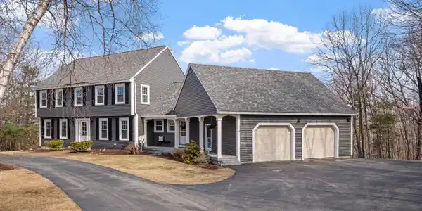 6 Longview Drive