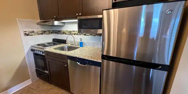Image 4: Fully equipped kitchen