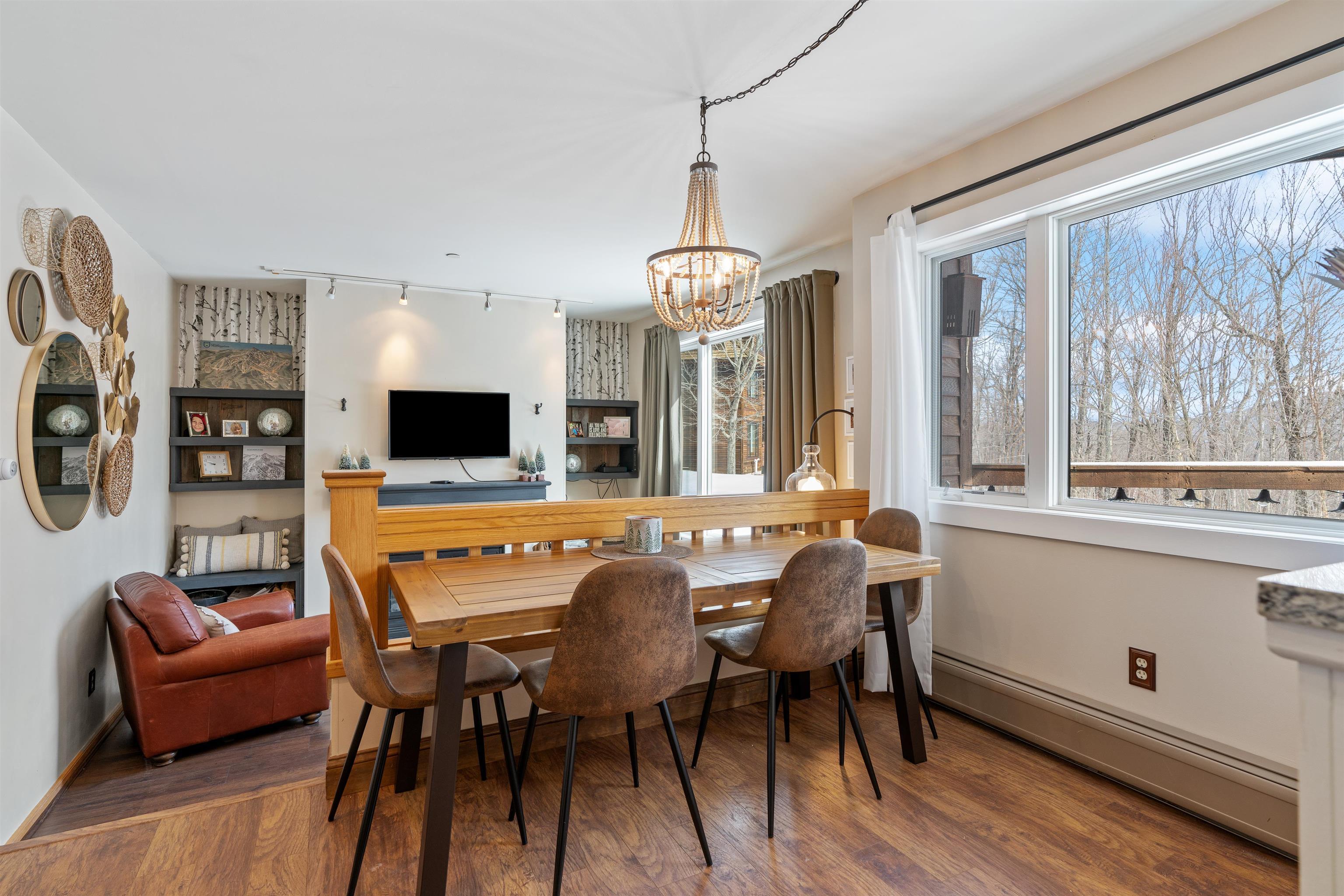 Image 4: Kitchen View