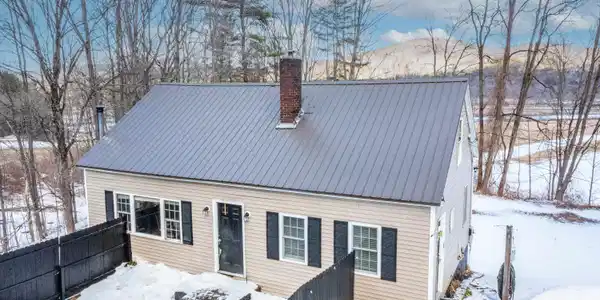 451 Daniel Webster Highway