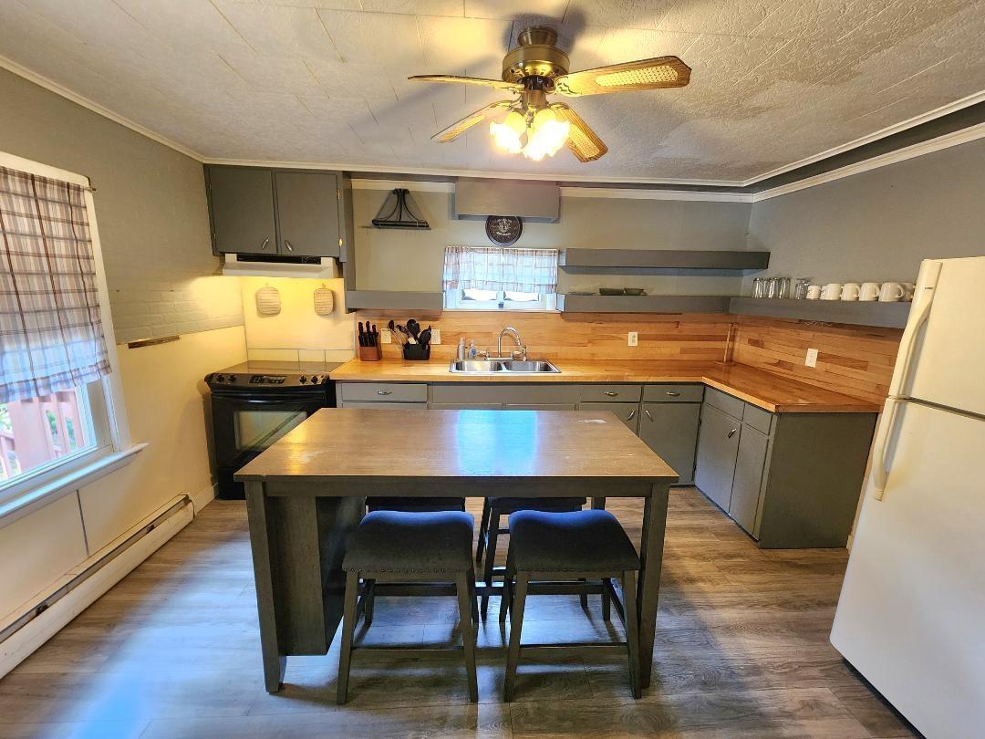 Image 4: Eat in Kitchen Image 4: Eat in Kitchen
