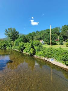 30 River Road