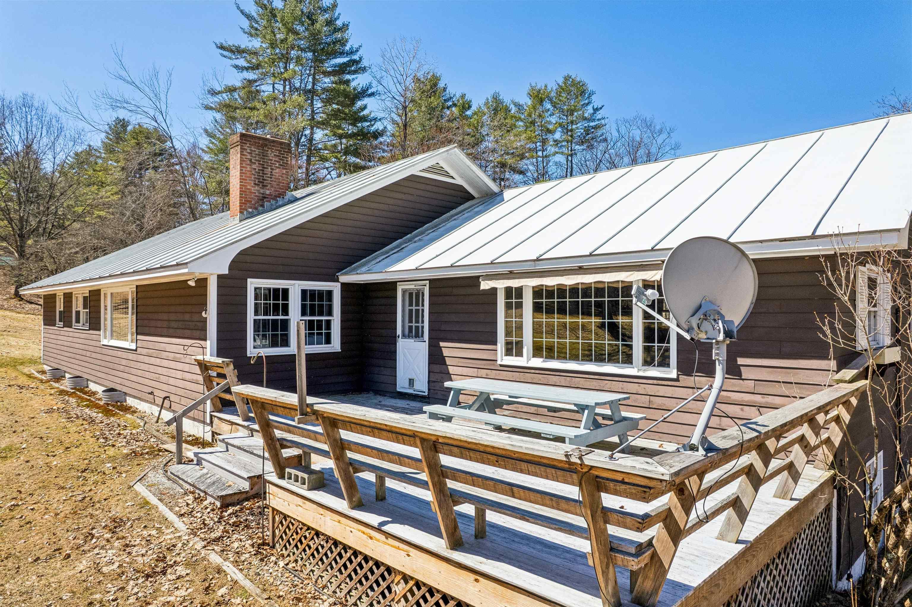 Image 4: Back of house/Back deck Image 4: Back of house/Back deck