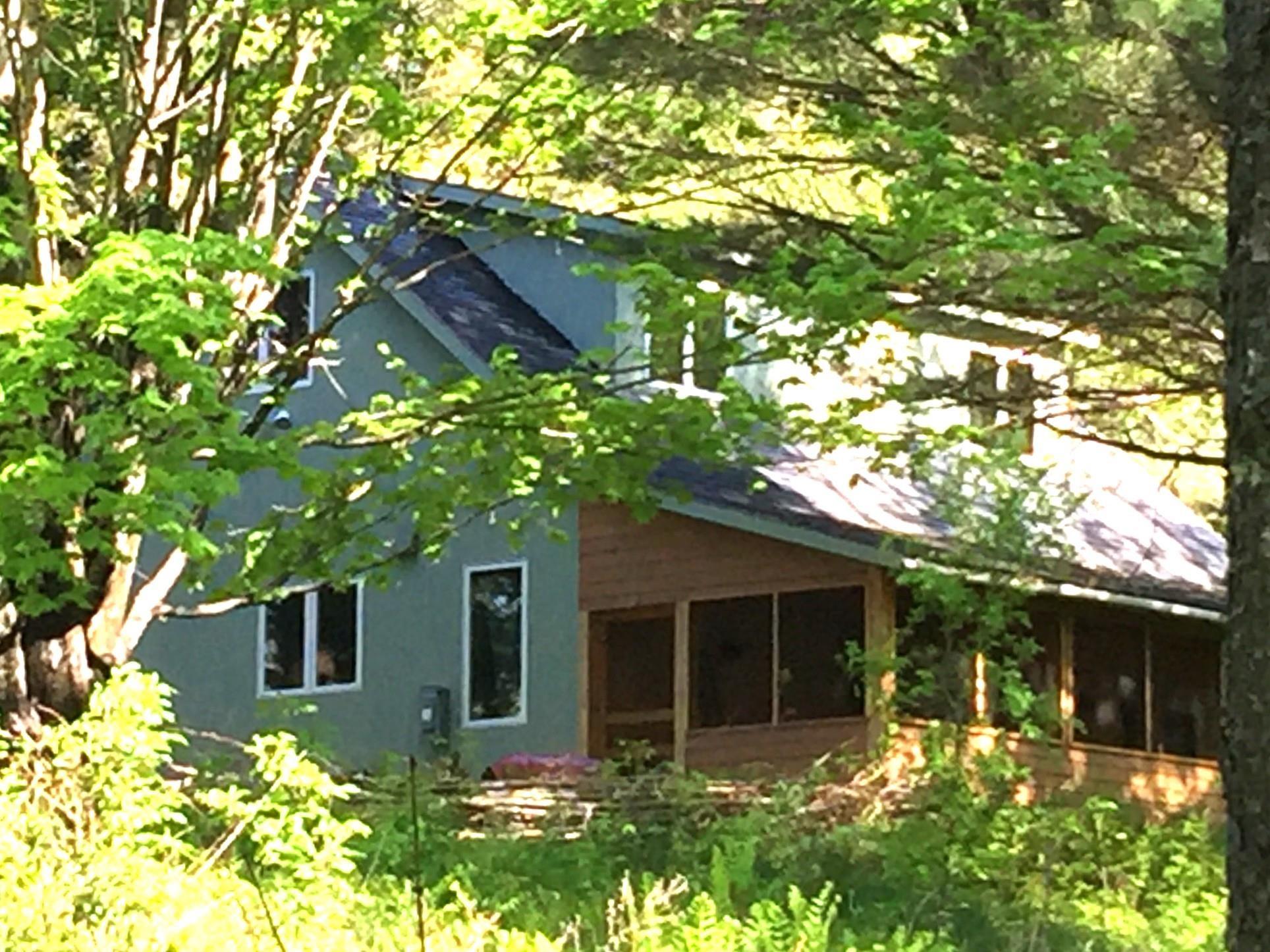 Image 3: Year Round Cottage Image 3: Year Round Cottage