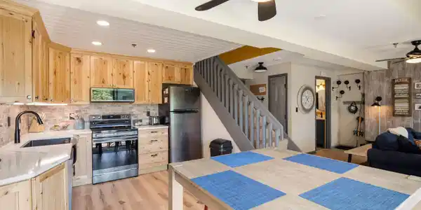133 East Mountain Road