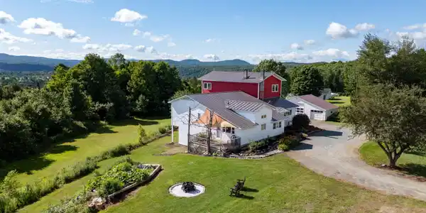 1144 Center Road