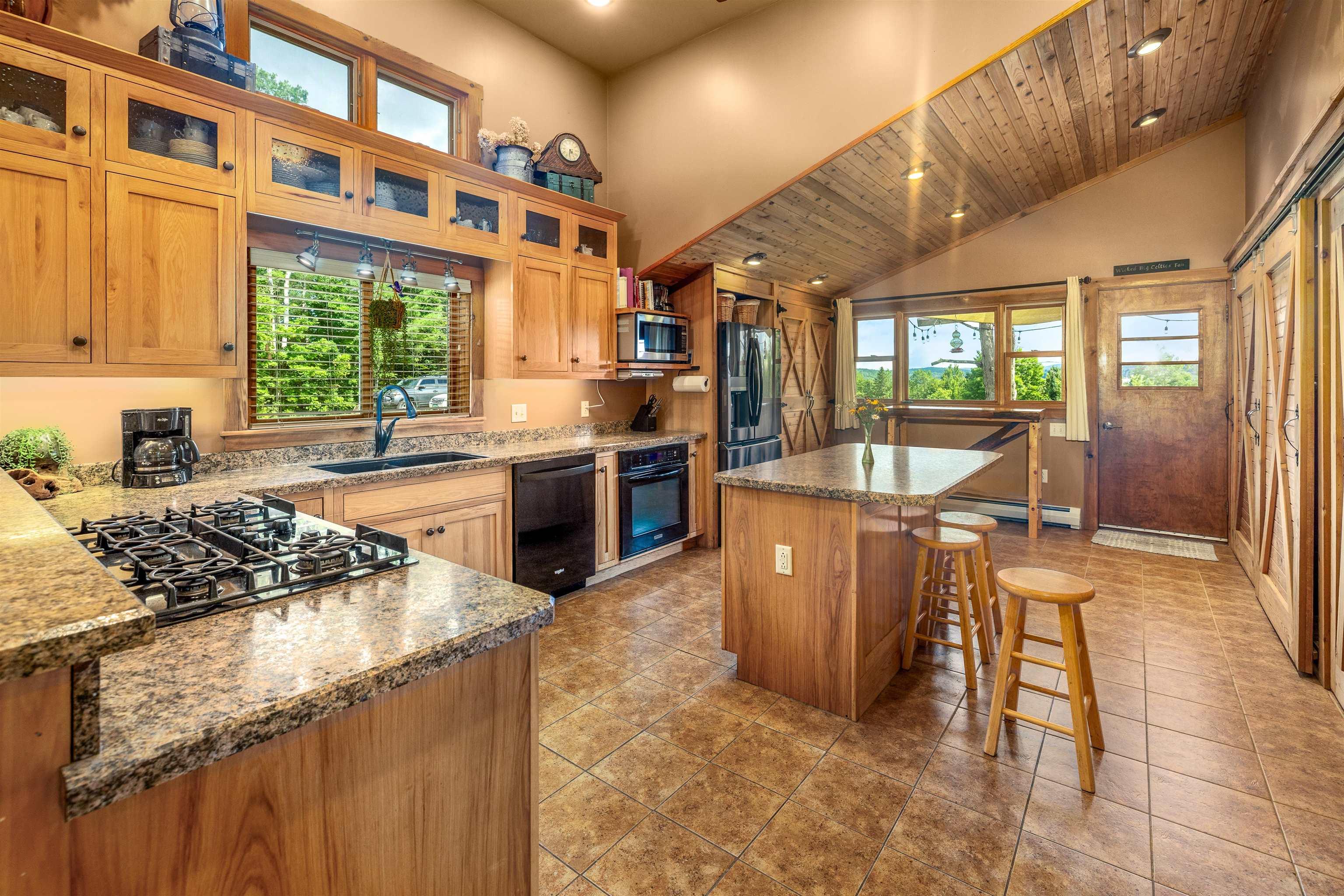 Image 3: Sought after open floor plan Image 3: Sought after open floor plan