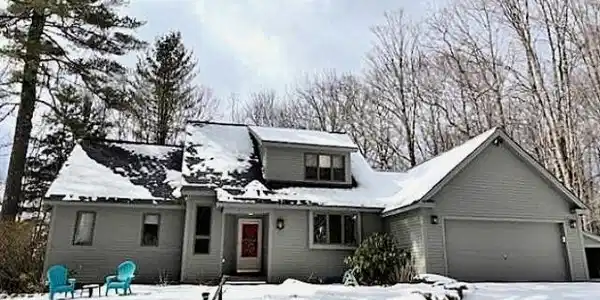5 Linscott Road