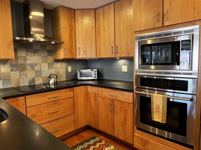 15-1 Boulderwood Way