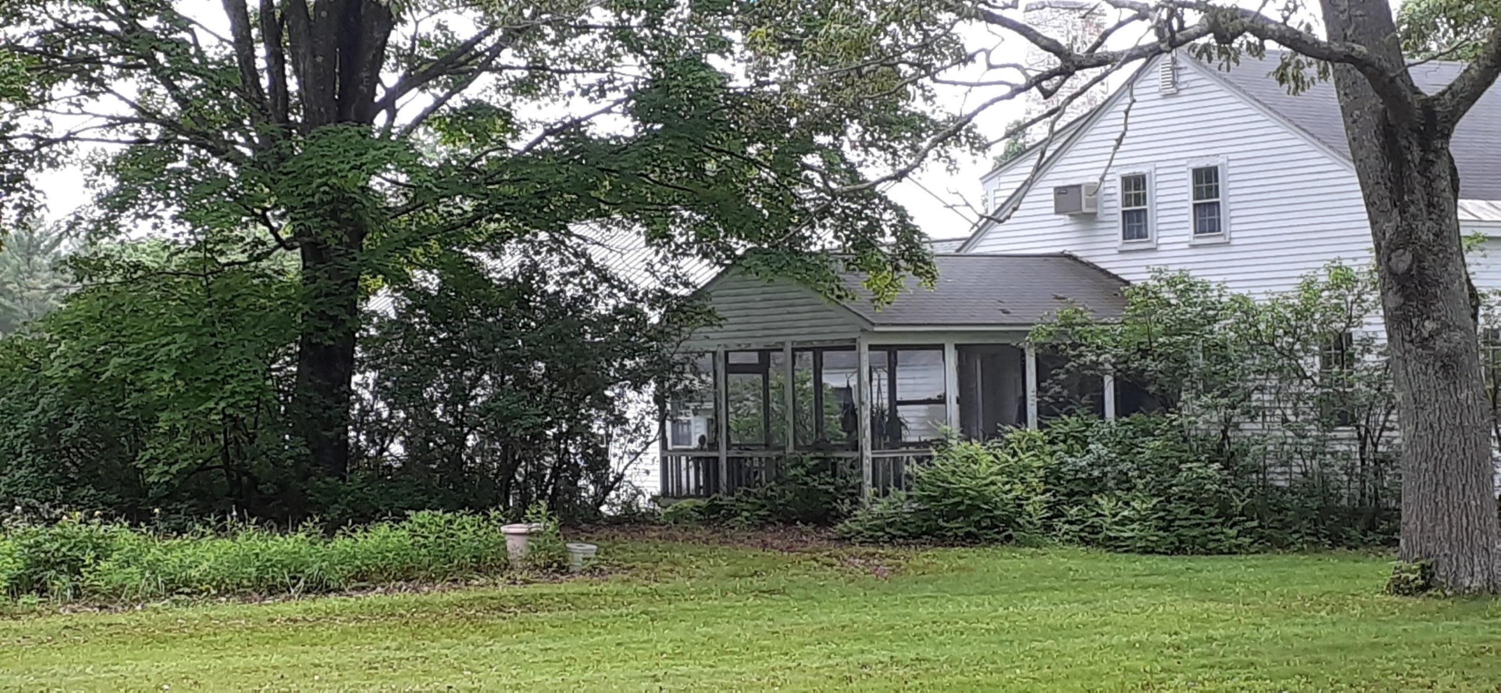 Image 3: Screened in porch Image 3: Screened in porch