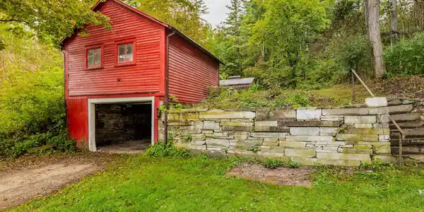 Image 4: Marble Barn