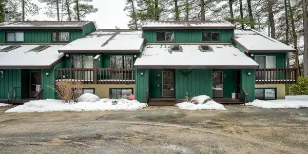 121 Stonehurst Manor Road