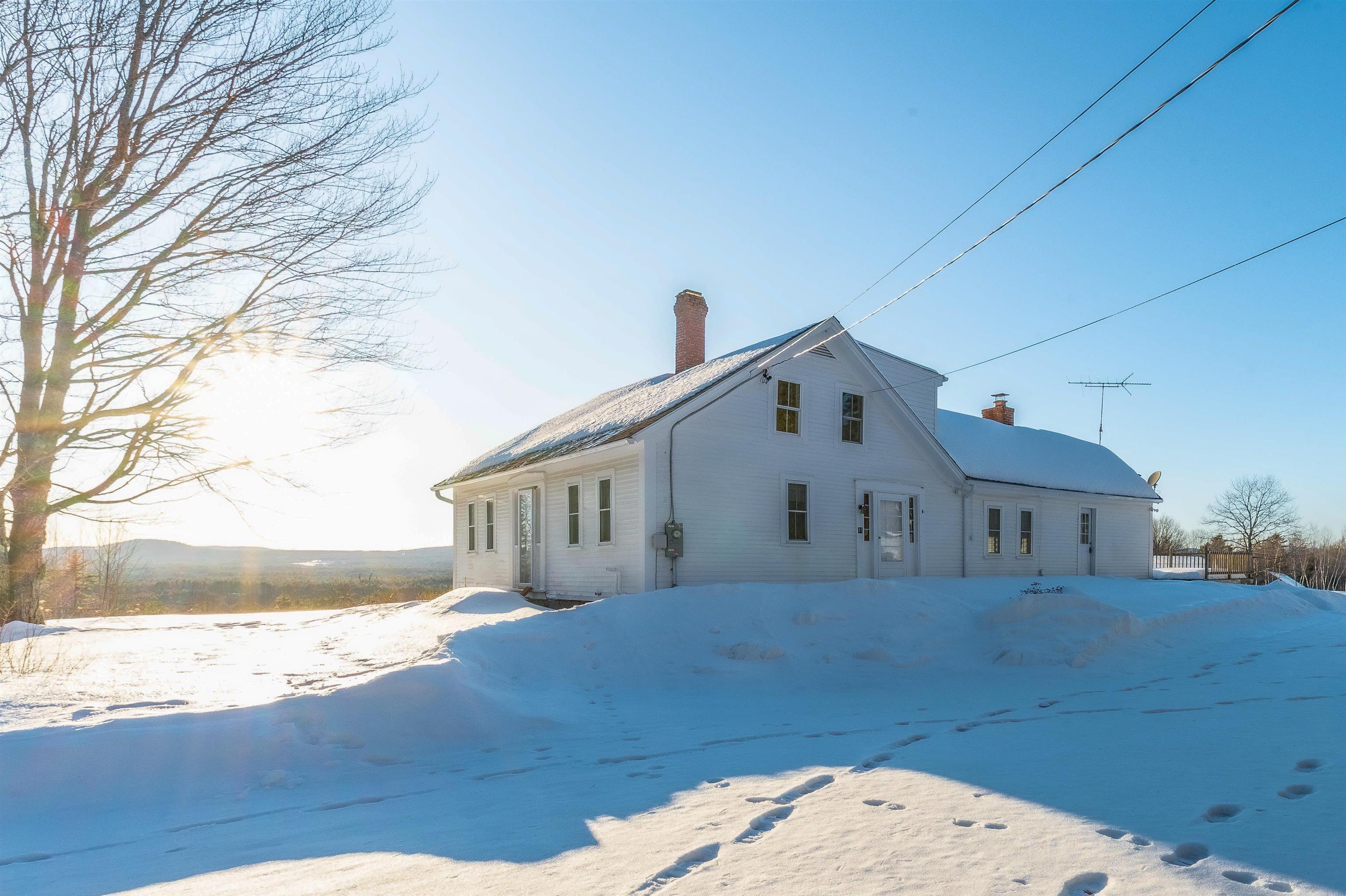 Image 2: Welcome to 45 Effingham Road!