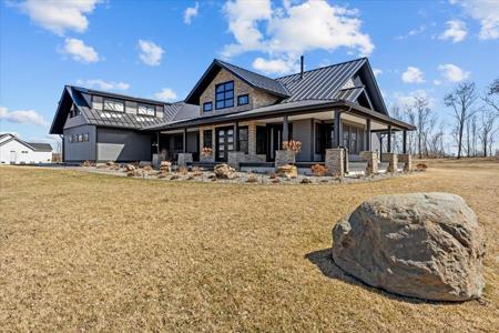 61 Lakewood Drive