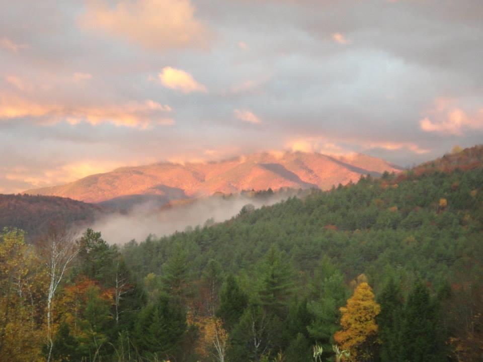 Image 3: SUNSETS OVERLOOKING THE MT.
