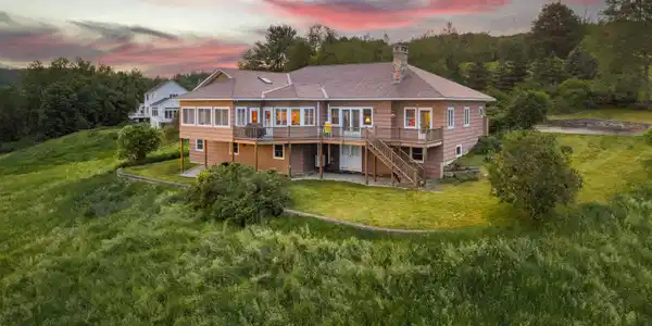 31 Eagle Ridge Drive