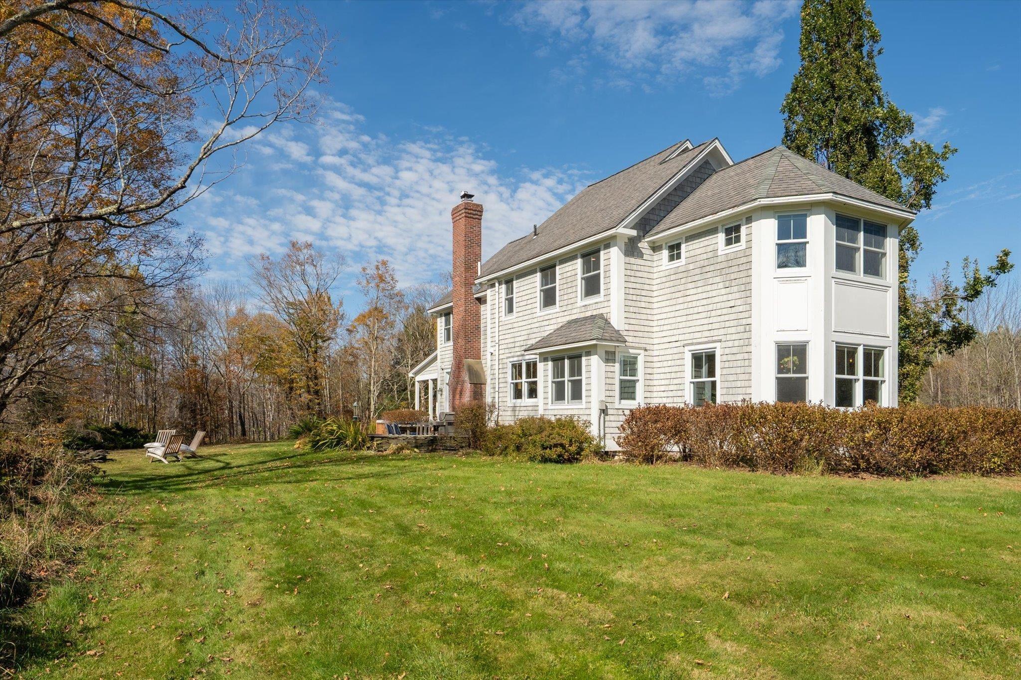 Image 4: Back Exterior Image 4: Back Exterior