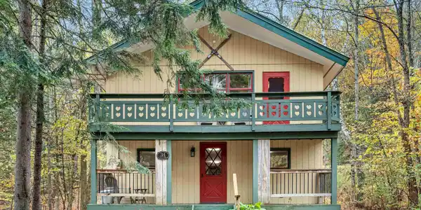34 Two Ponds Road