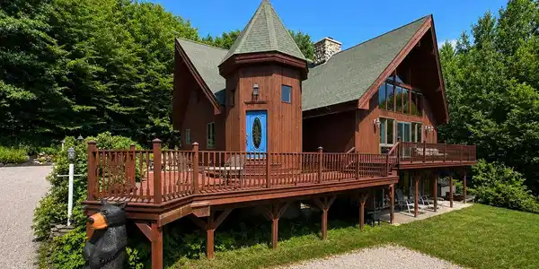 20 Crest Lane