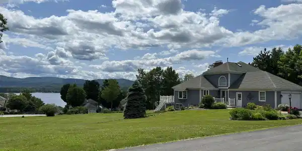 29 Pasquaney Lane