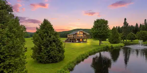 Image 2: House on Canal