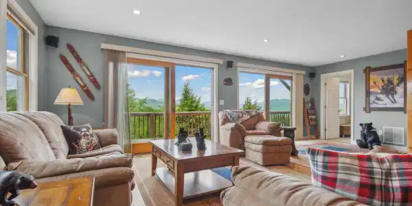 53 Ammonoosuc Drive