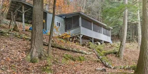 3121 Hogback Road