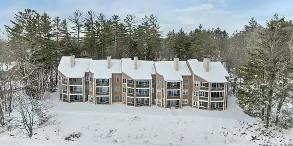 20 Crossing Drive