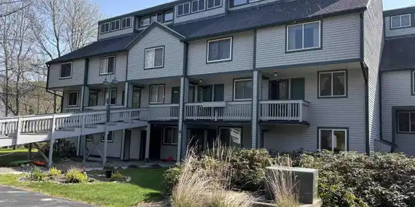 8 Emerson Way