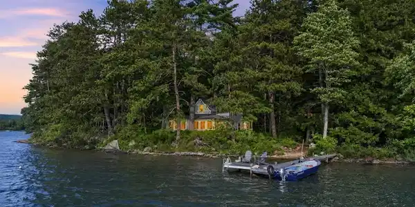11 Triggs Island