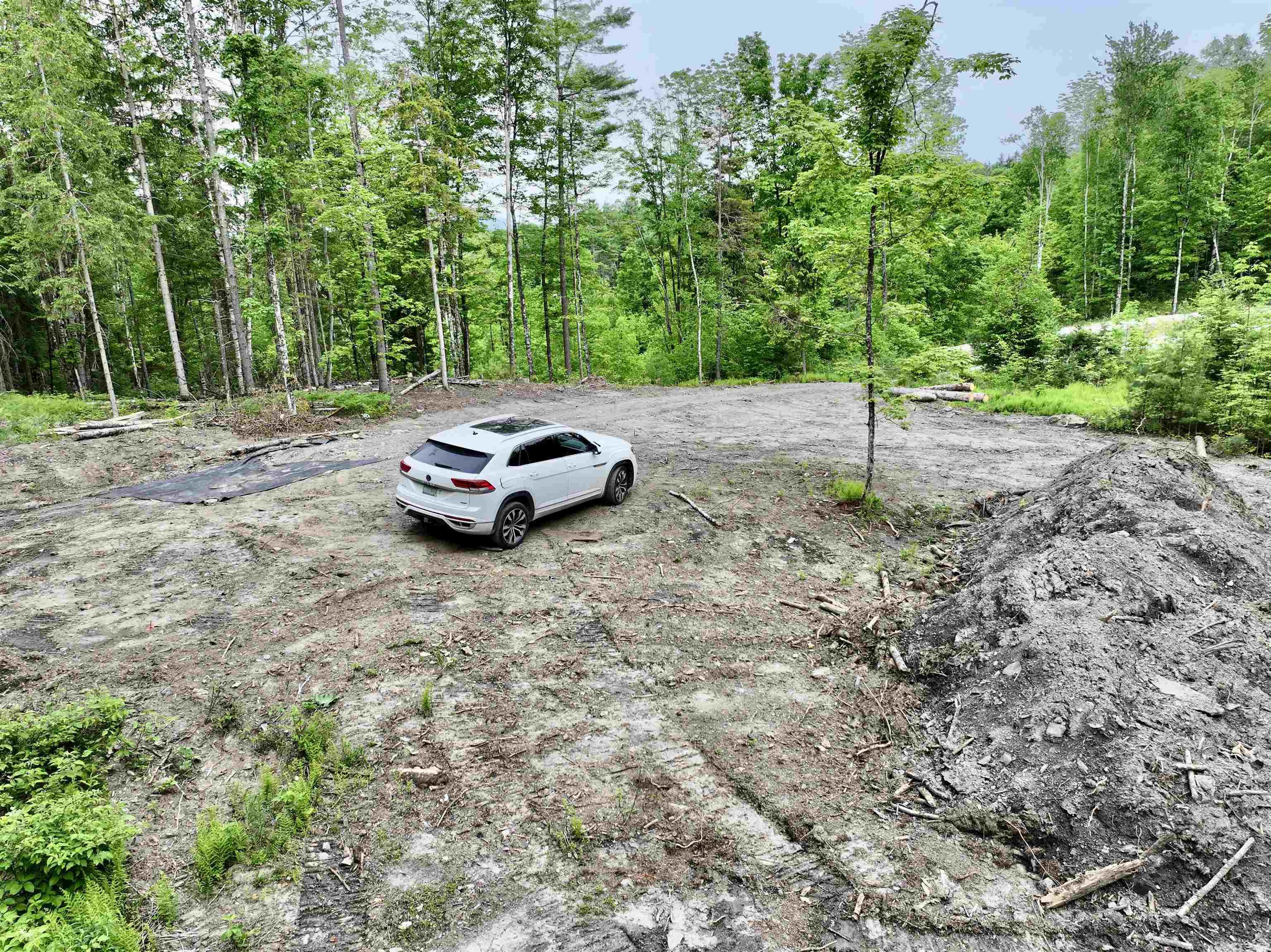 Image 4: Car is where garage would be