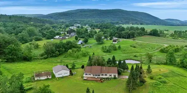 Image 4: 10+ acres