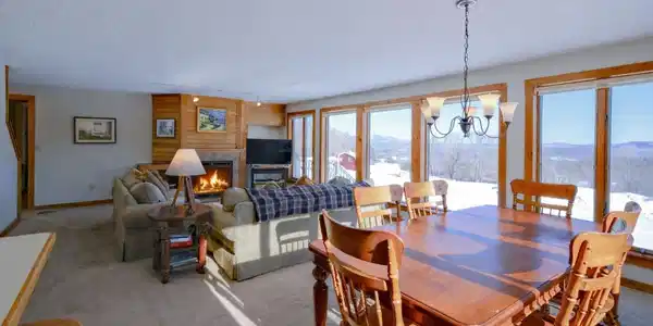Image 4: Open floor plan